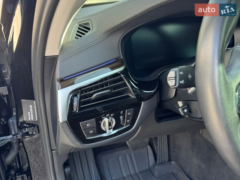 Седан BMW 5 Series 2019 в Дніпрі