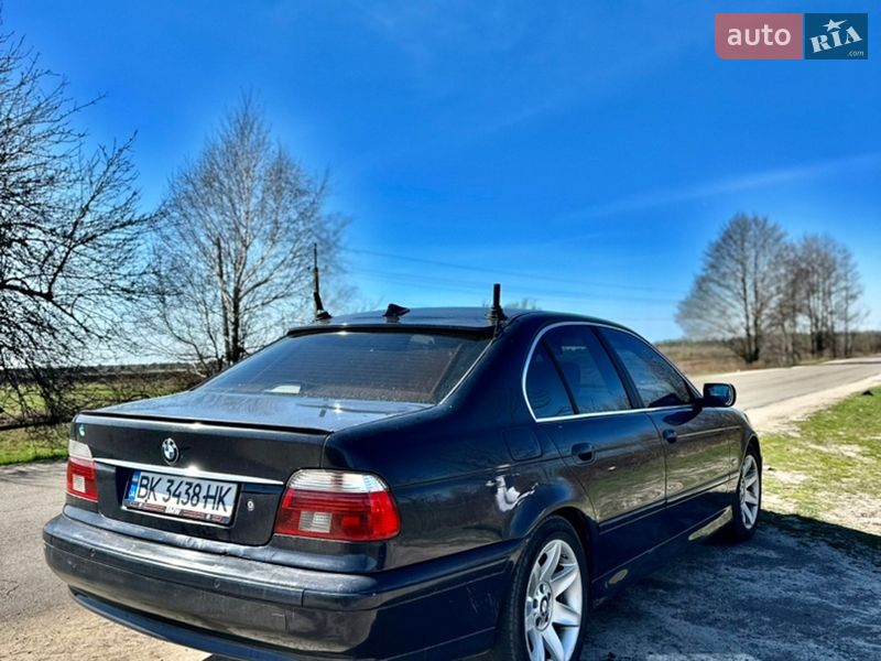 Седан BMW 5 Series 2000 в Рокитному