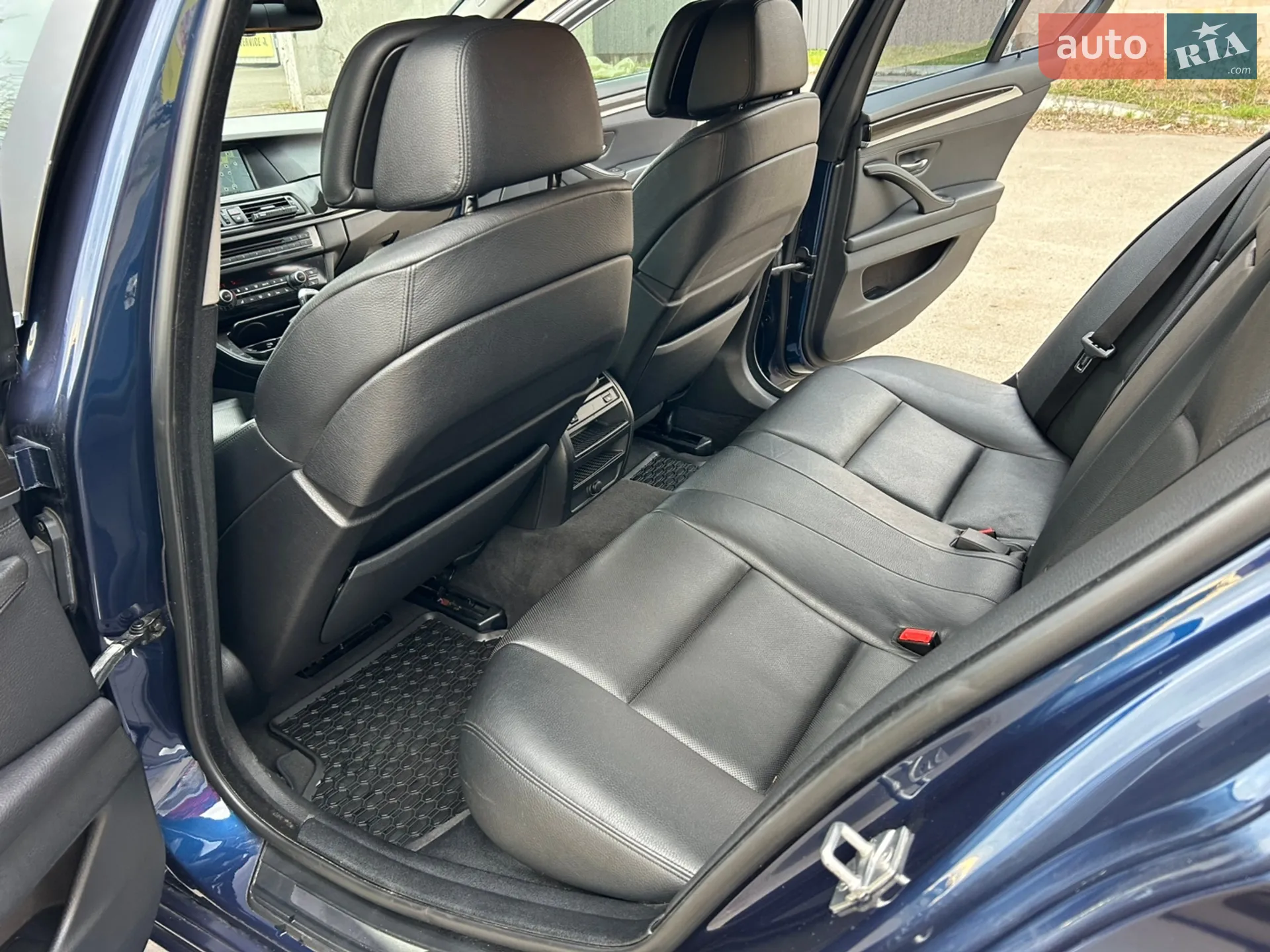 2012 BMW 5er - мініатюра 12