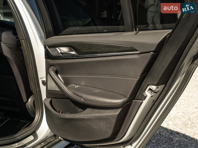 Седан BMW 5 Series 2017 в Чернівцях