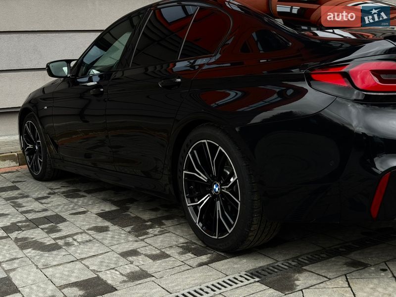 Седан BMW 5 Series 2017 в Львові