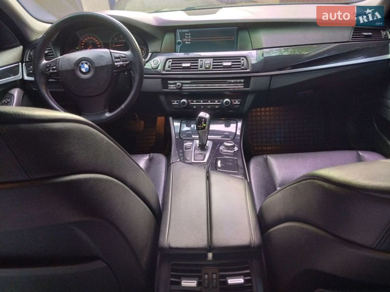 Седан BMW 5 Series 2012 в Чинадиево