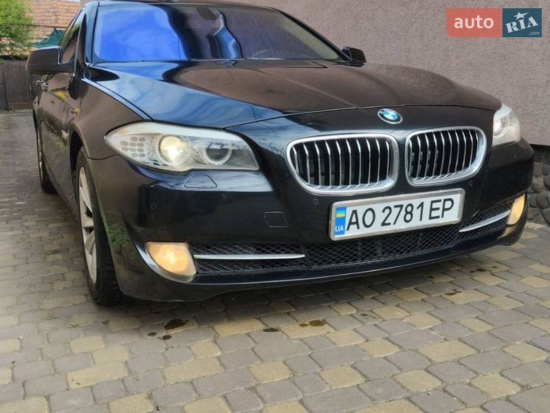 Седан BMW 5 Series 2012 в Чинадиево