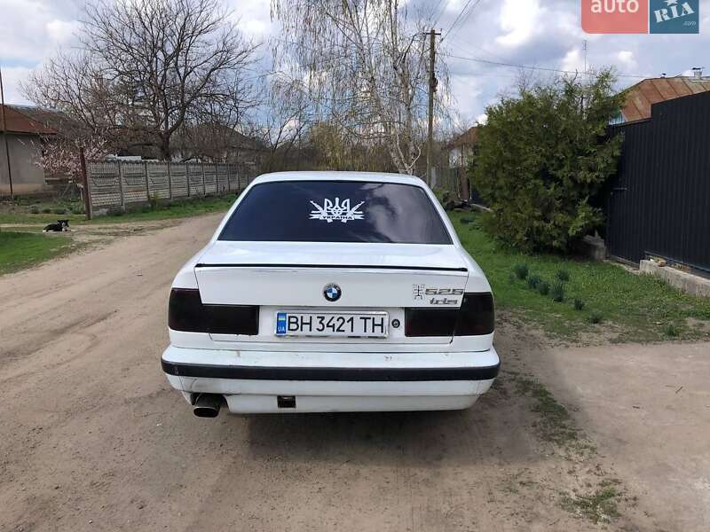 Седан BMW 5 Series 1994 в Подольске