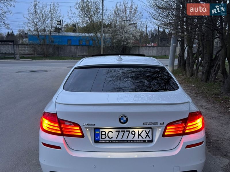 Седан BMW 5 Series 2015 в Львові