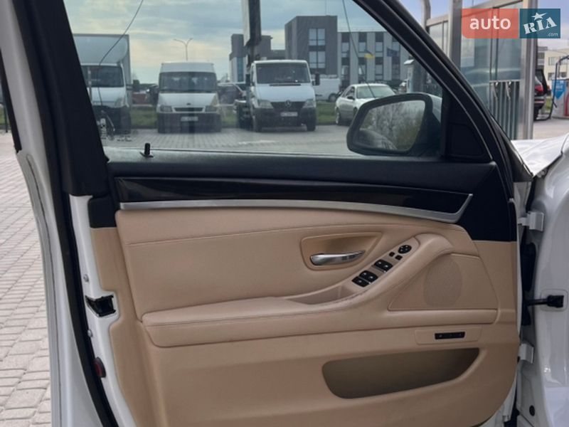 Седан BMW 5 Series 2014 в Львові