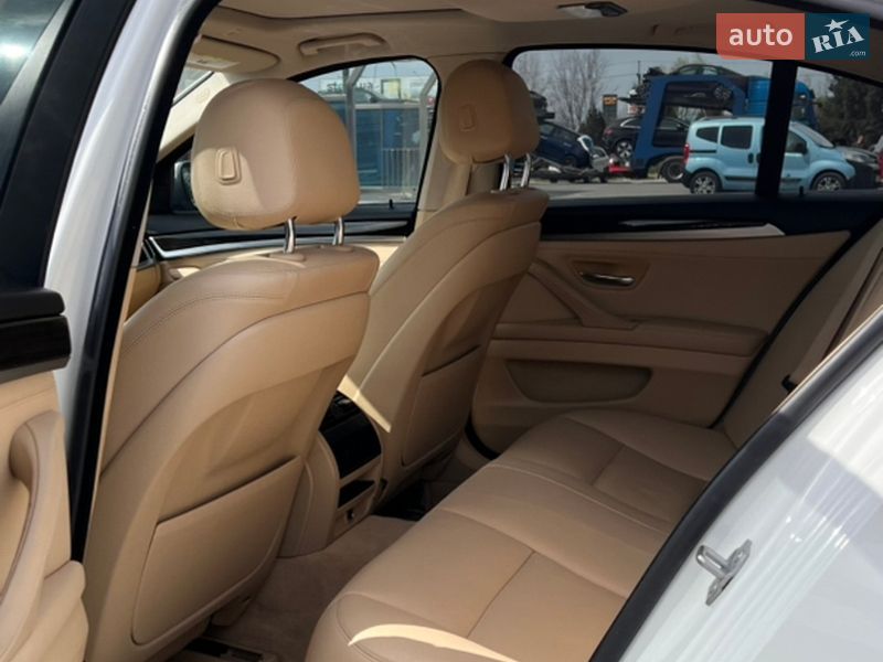 Седан BMW 5 Series 2014 в Львові