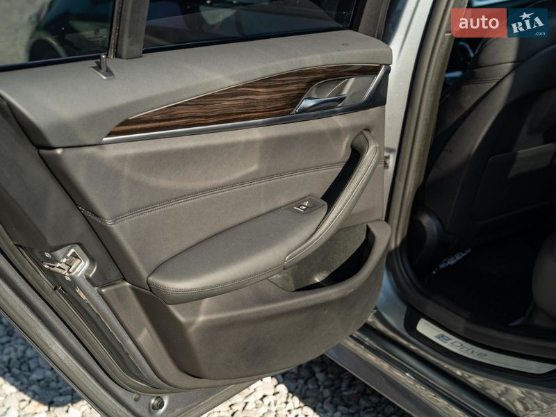 Седан BMW 5 Series 2018 в Чернівцях