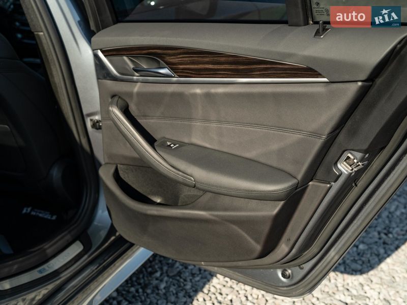Седан BMW 5 Series 2018 в Чернівцях
