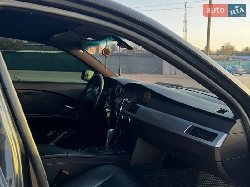 Седан BMW 5 Series 2004 в Дунаевцах