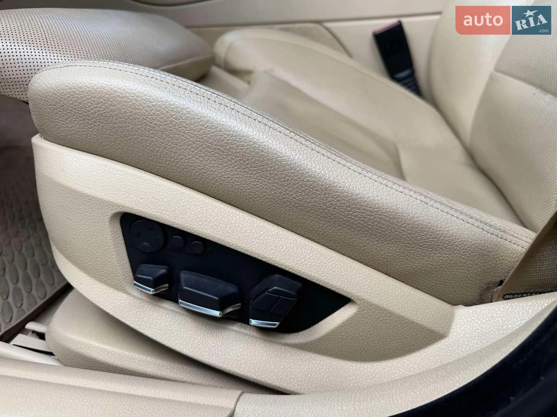 2012 BMW 5er - мініатюра 17