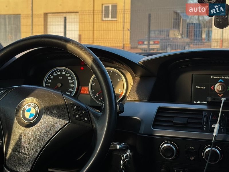 Седан BMW 5 Series 2004 в Дунаевцах