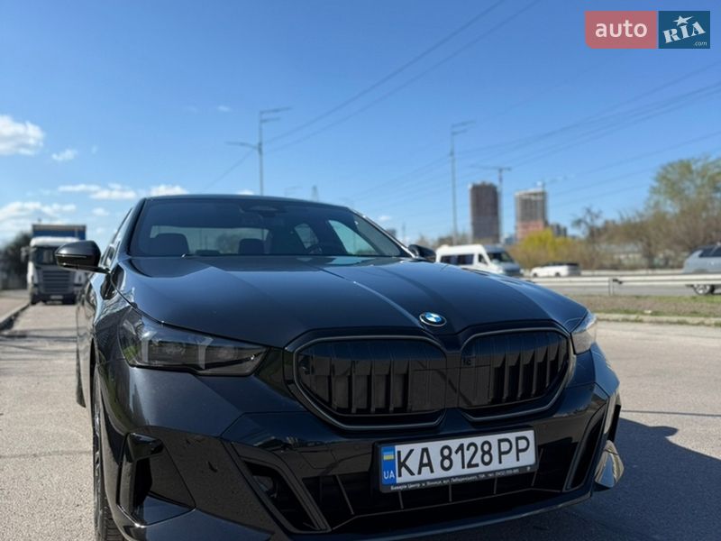Седан BMW 5 Series 2025 в Киеве фото 27 Седан BMW 5 Series 2025 в Киеве