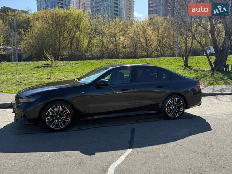 Седан BMW 5 Series 2025 в Киеве фото 37 Седан BMW 5 Series 2025 в Киеве