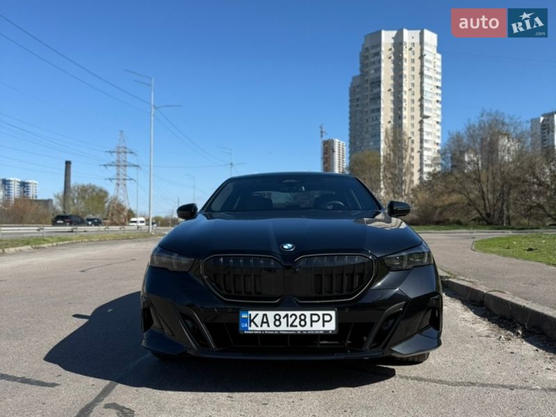 Седан BMW 5 Series 2025 в Киеве фото 45 Седан BMW 5 Series 2025 в Киеве
