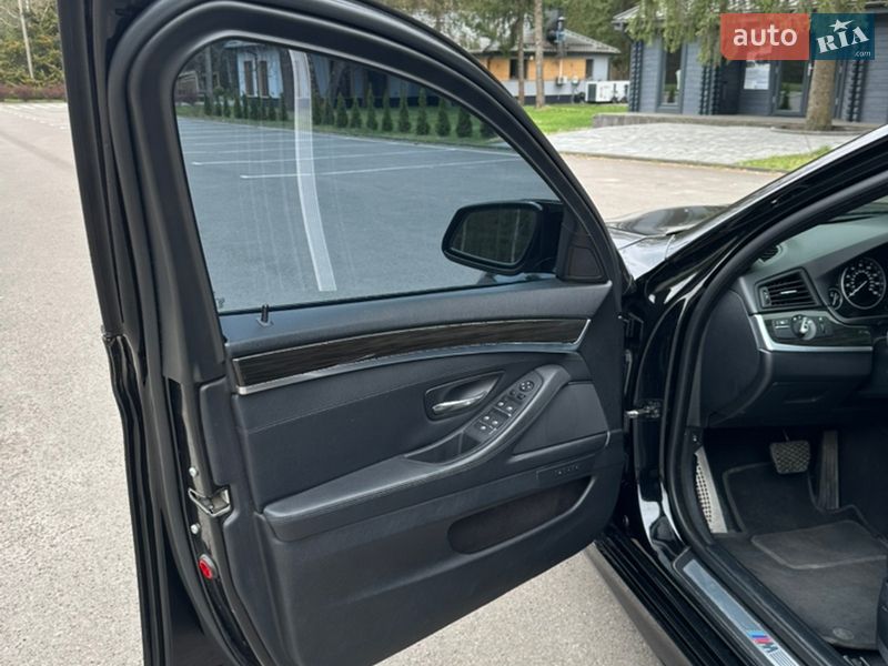 Седан BMW 5 Series 2013 в Ровно