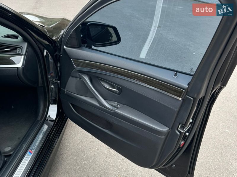 Седан BMW 5 Series 2013 в Ровно