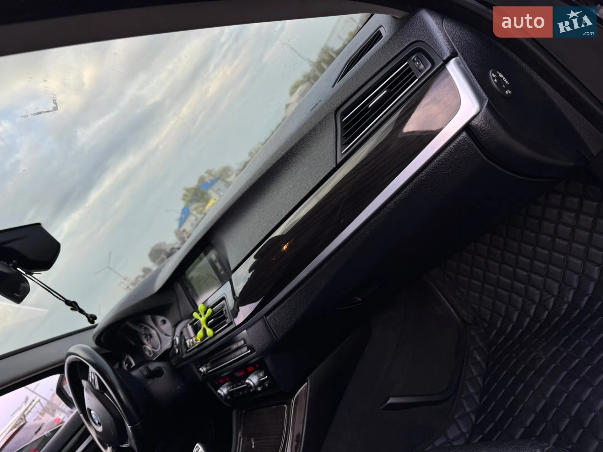 2013 BMW 5er - мініатюра 37