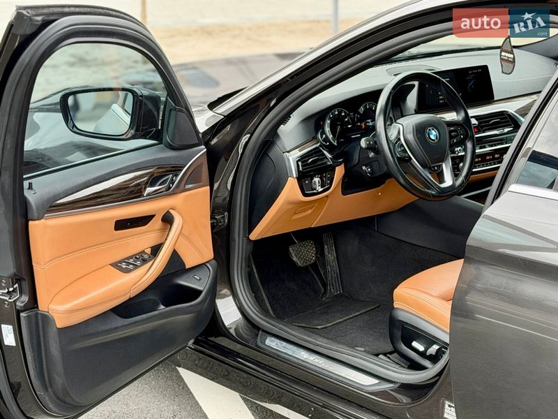 Седан BMW 5 Series 2017 в Ровно