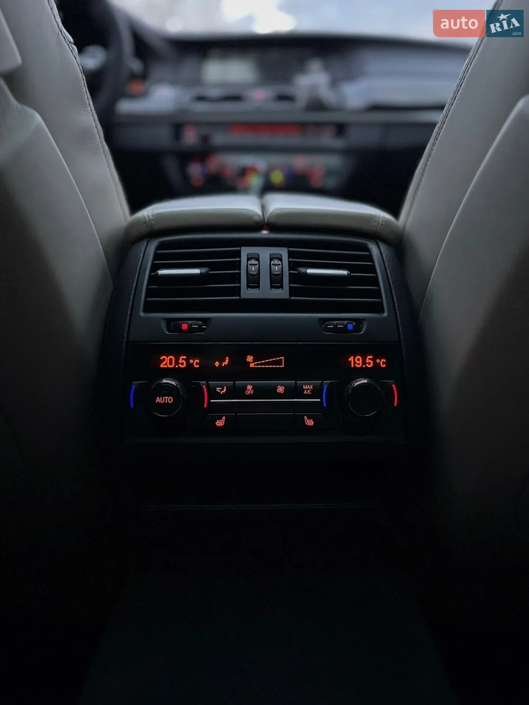 2010 BMW 5er - мініатюра 11