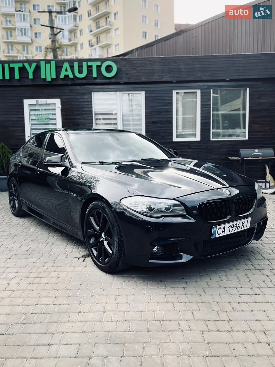2011 BMW 5er - мініатюра 2