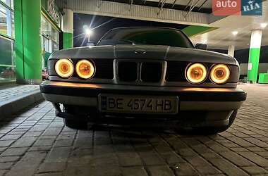 Седан BMW 5 Series 1989 в Новій Одесі