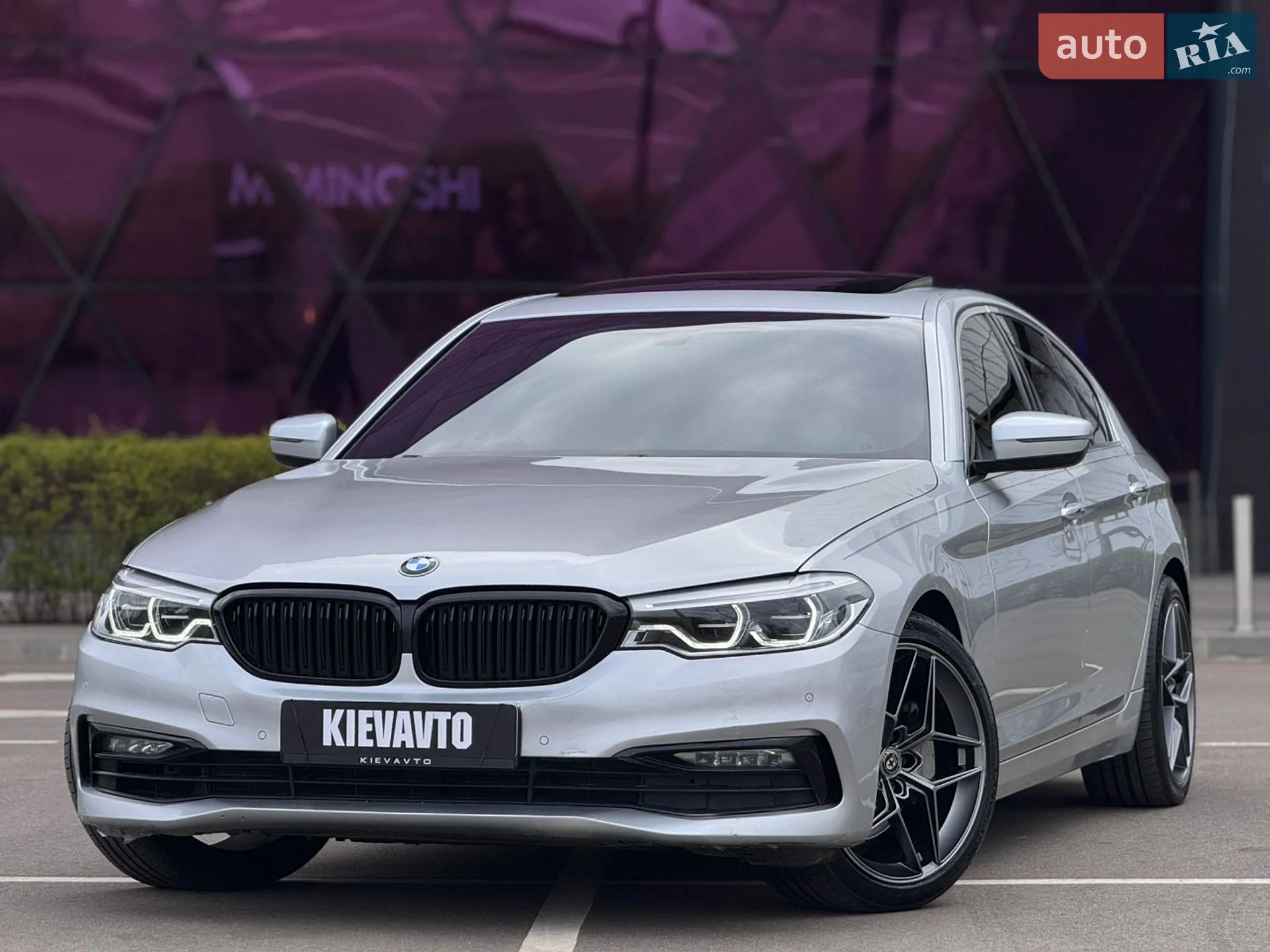 BMW X4 2019 VIN 5UXUJ5C53KLJ64409 фото оголошення 2 з 7