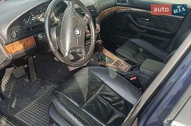 Универсал BMW 5 Series 2000 в Вараше
