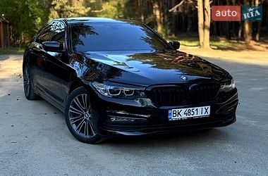 Седан BMW 5 Series 2017 в Вараше