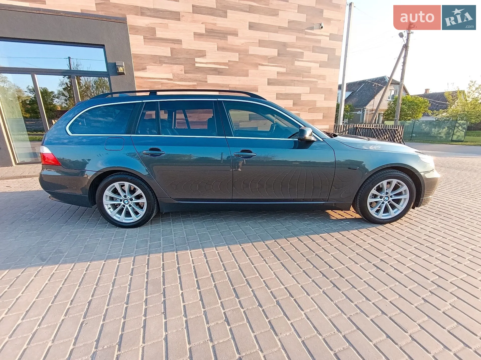 2010 BMW 5er - мініатюра 2