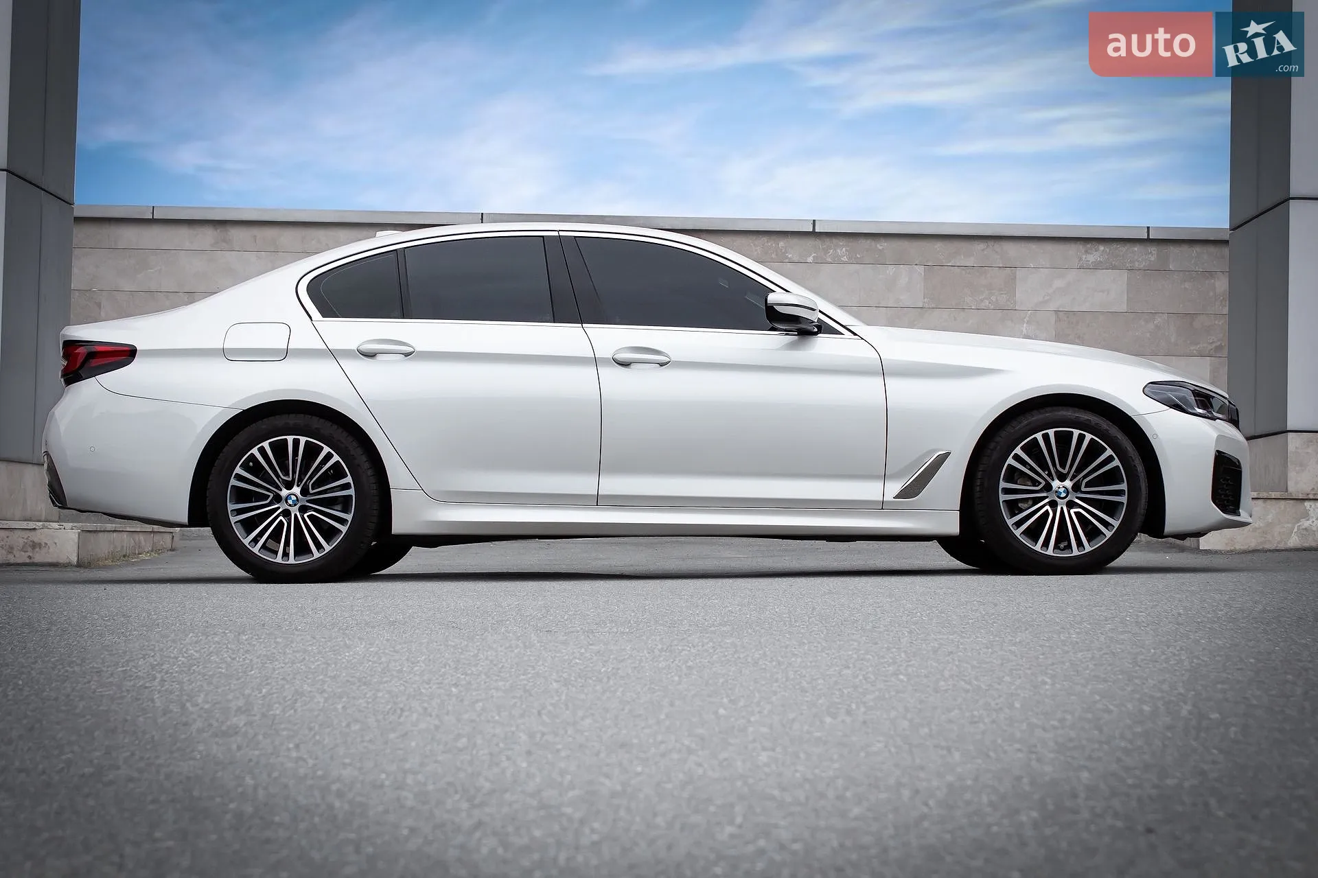 2018 BMW 5er - мініатюра 2