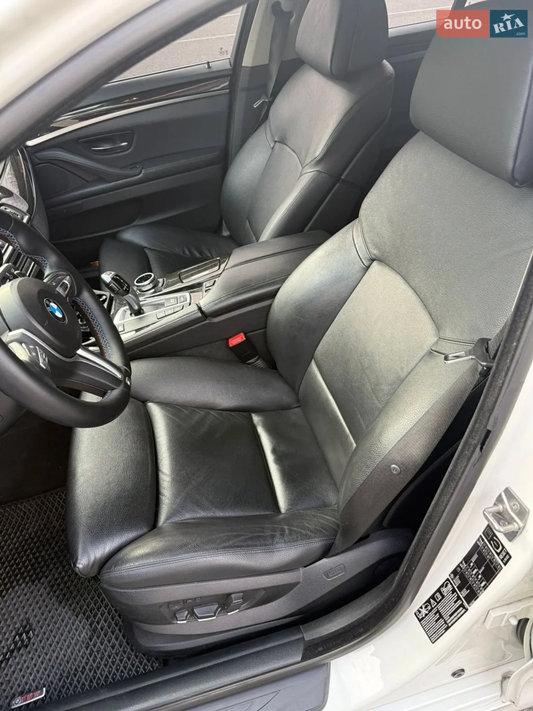 2011 BMW 5er - мініатюра 9