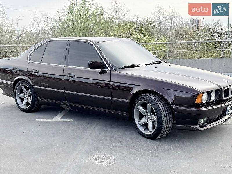 Седан BMW 5 Series 1994 в Киеве