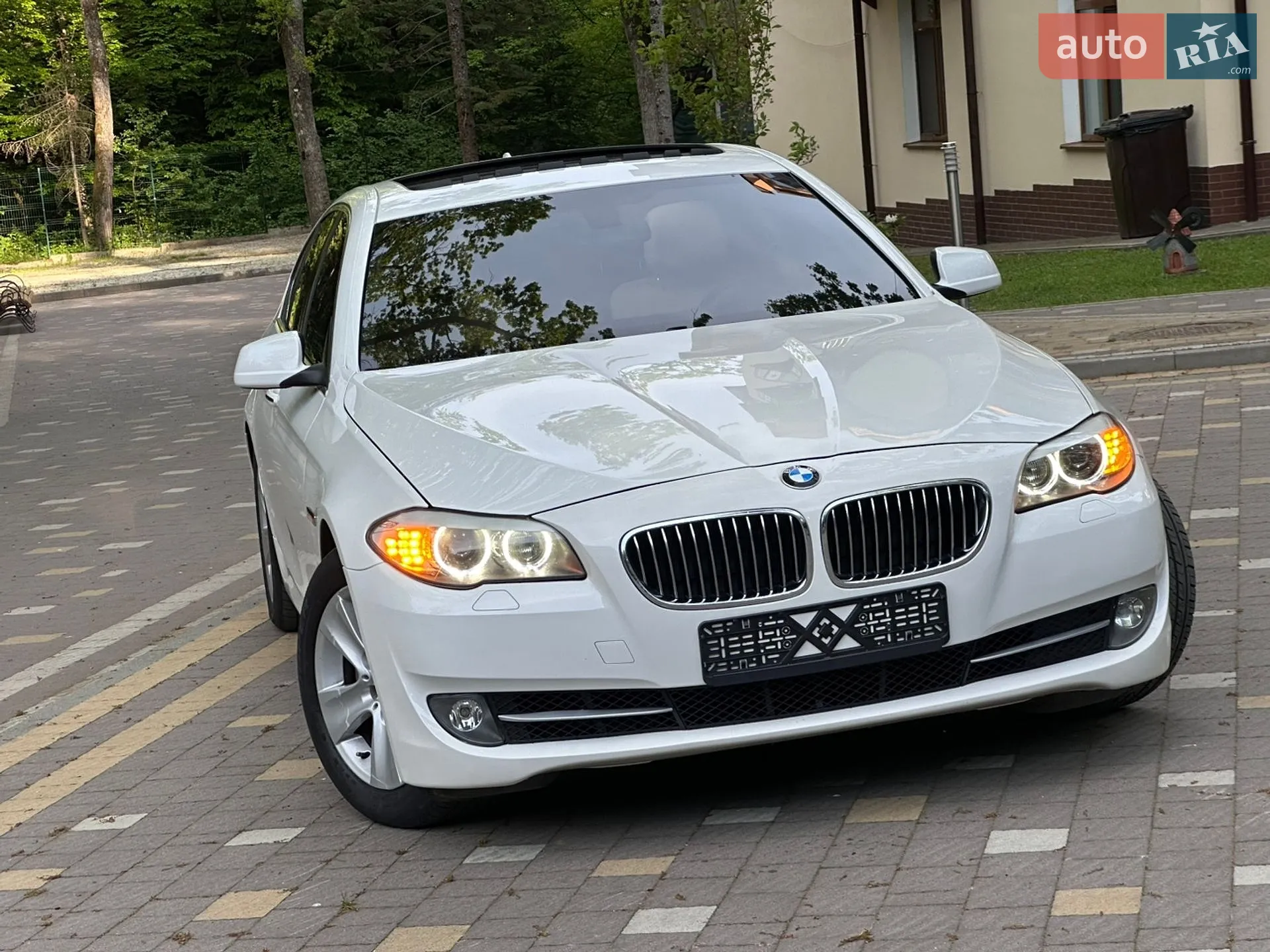 2013 BMW 5er - мініатюра 2