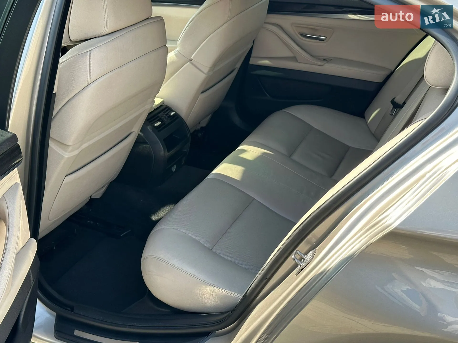 2010 BMW 5er - мініатюра 14