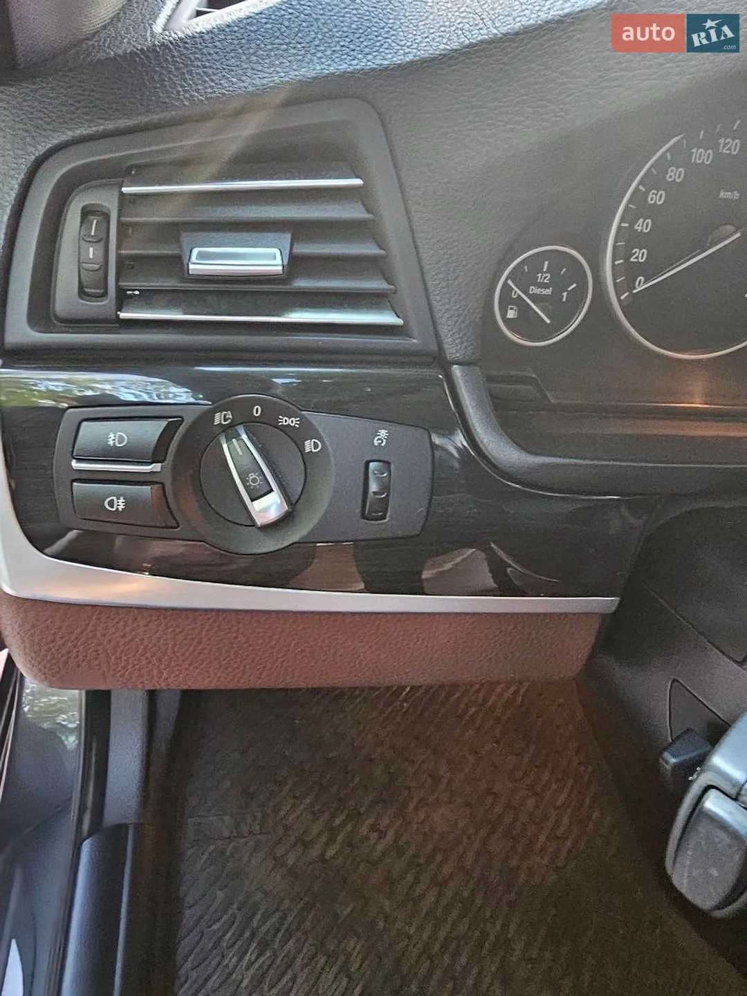 2012 BMW 5er - мініатюра 11