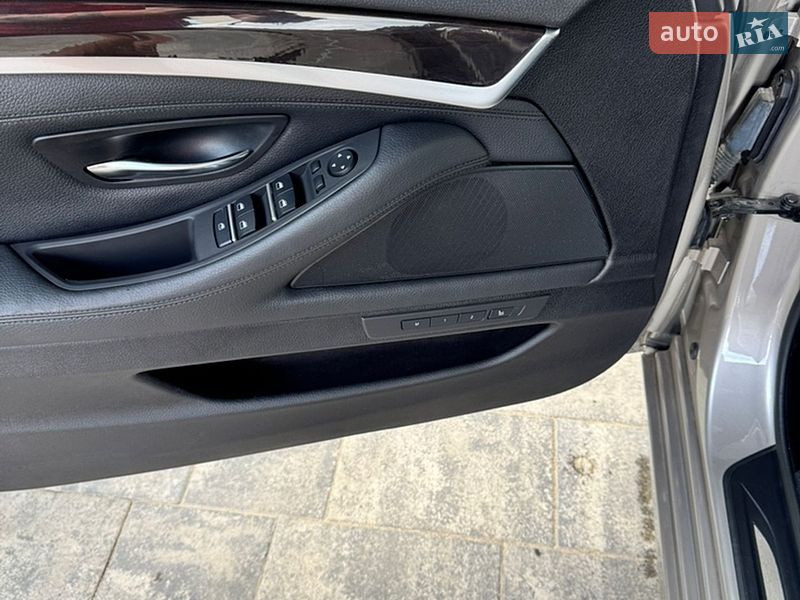 Седан BMW 5 Series 2013 в Цумани