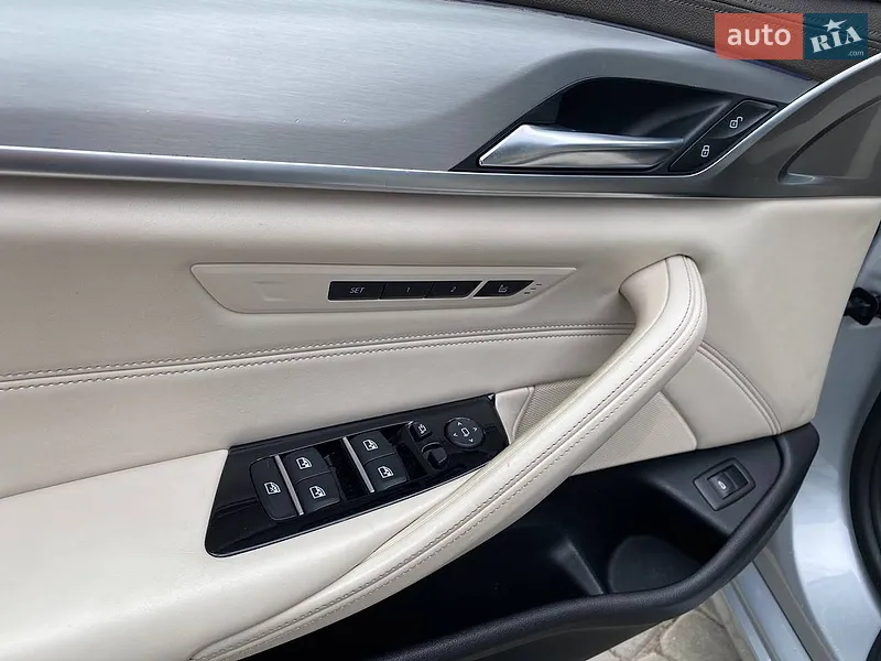 BMW 5 Series 2017 VIN WBAJD51080BC81425 фото оголошення 12 з 76