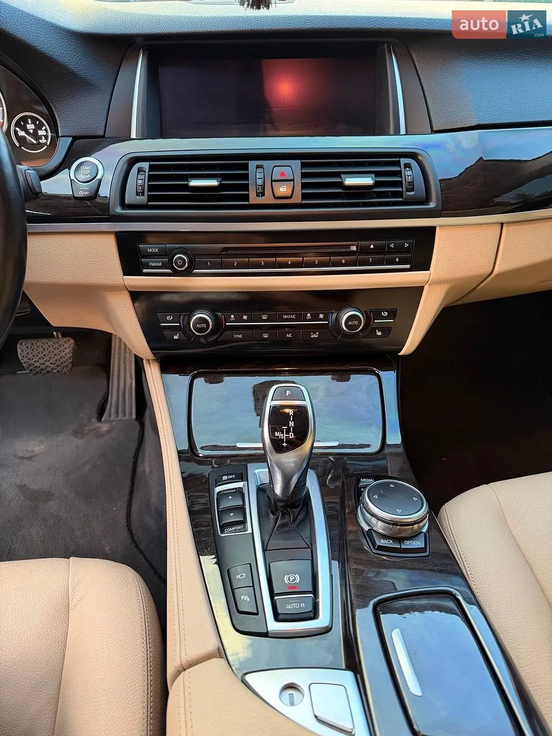 2016 BMW 5er - мініатюра 16