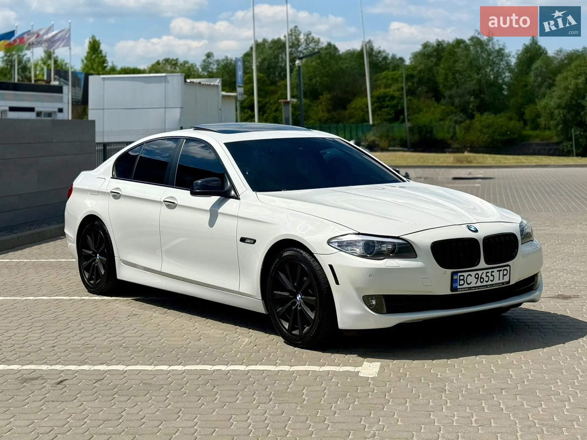 2011 BMW 5er - мініатюра 2