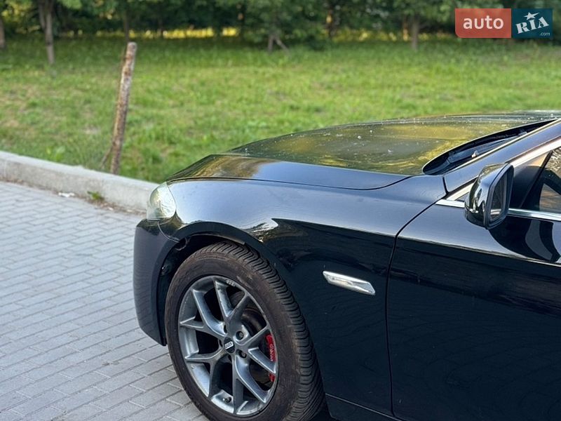 Седан BMW 5 Series 2012 в Мостиске