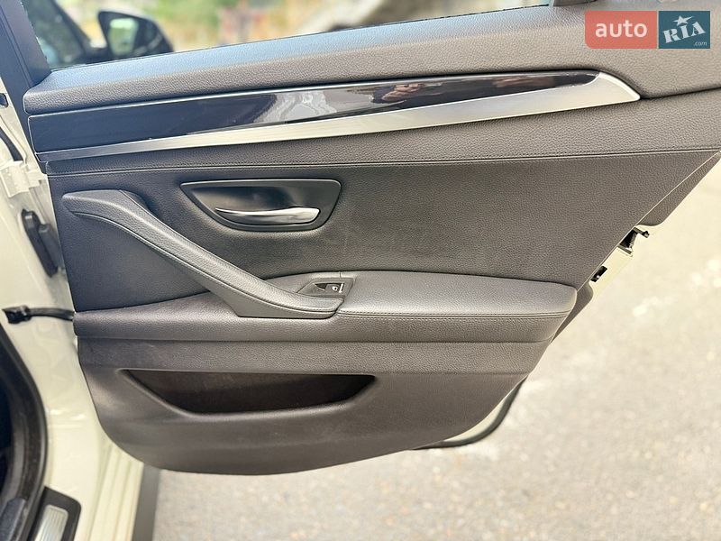 Седан BMW 5 Series 2015 в Одессе