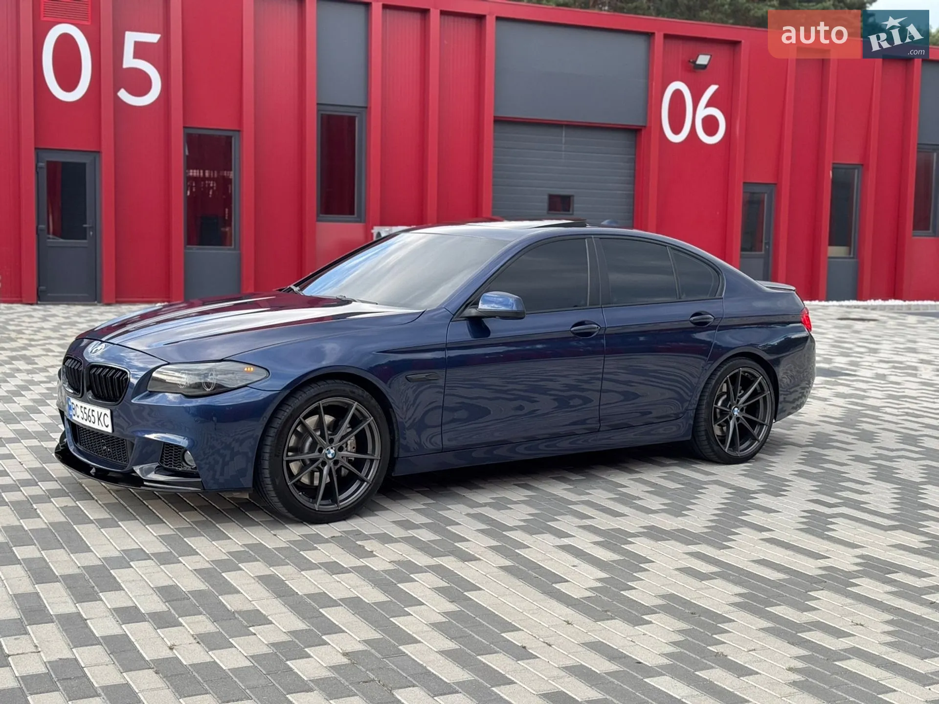 2012 BMW 5er - мініатюра 2