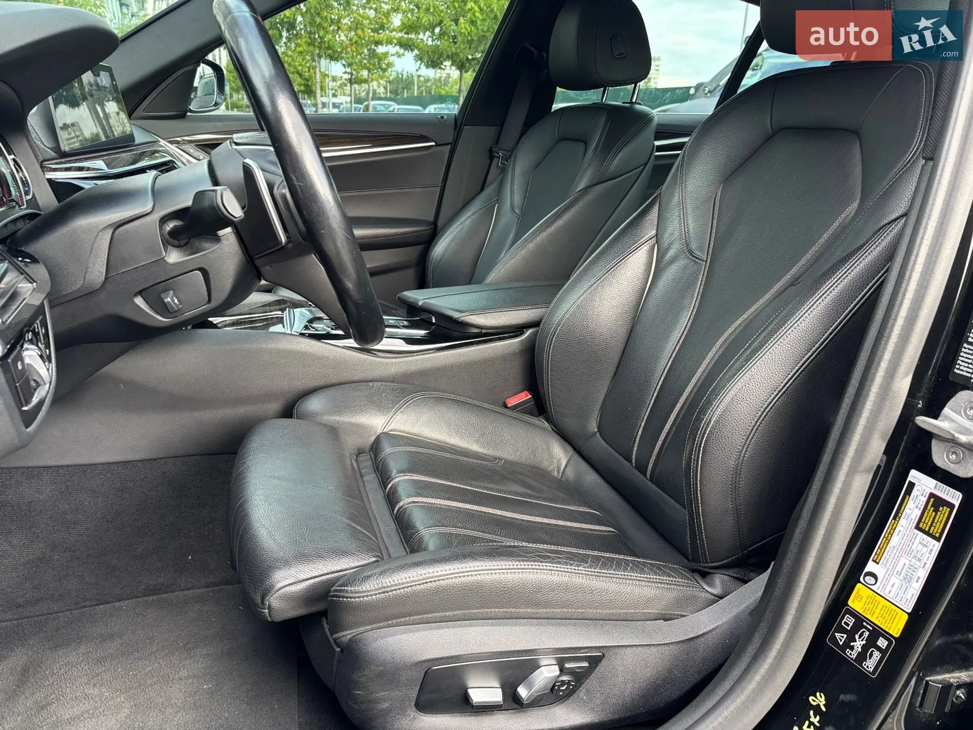 2017 BMW 5er - мініатюра 16