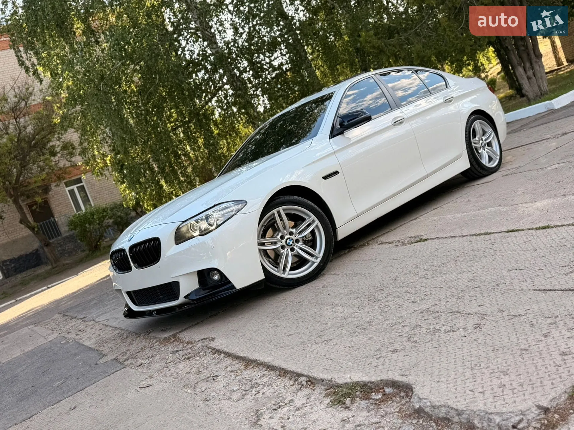 2014 BMW 5er - мініатюра 2