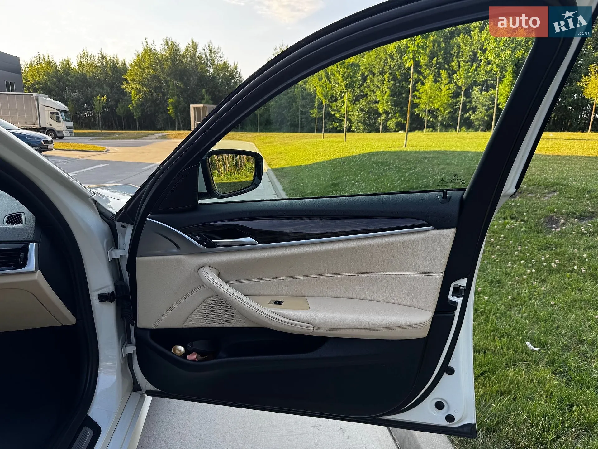 2017 BMW 5er - мініатюра 31