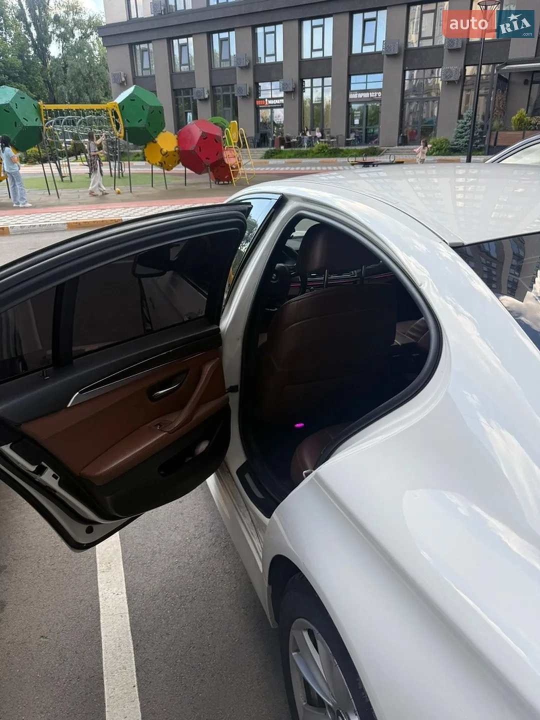 2010 BMW 5er - мініатюра 7