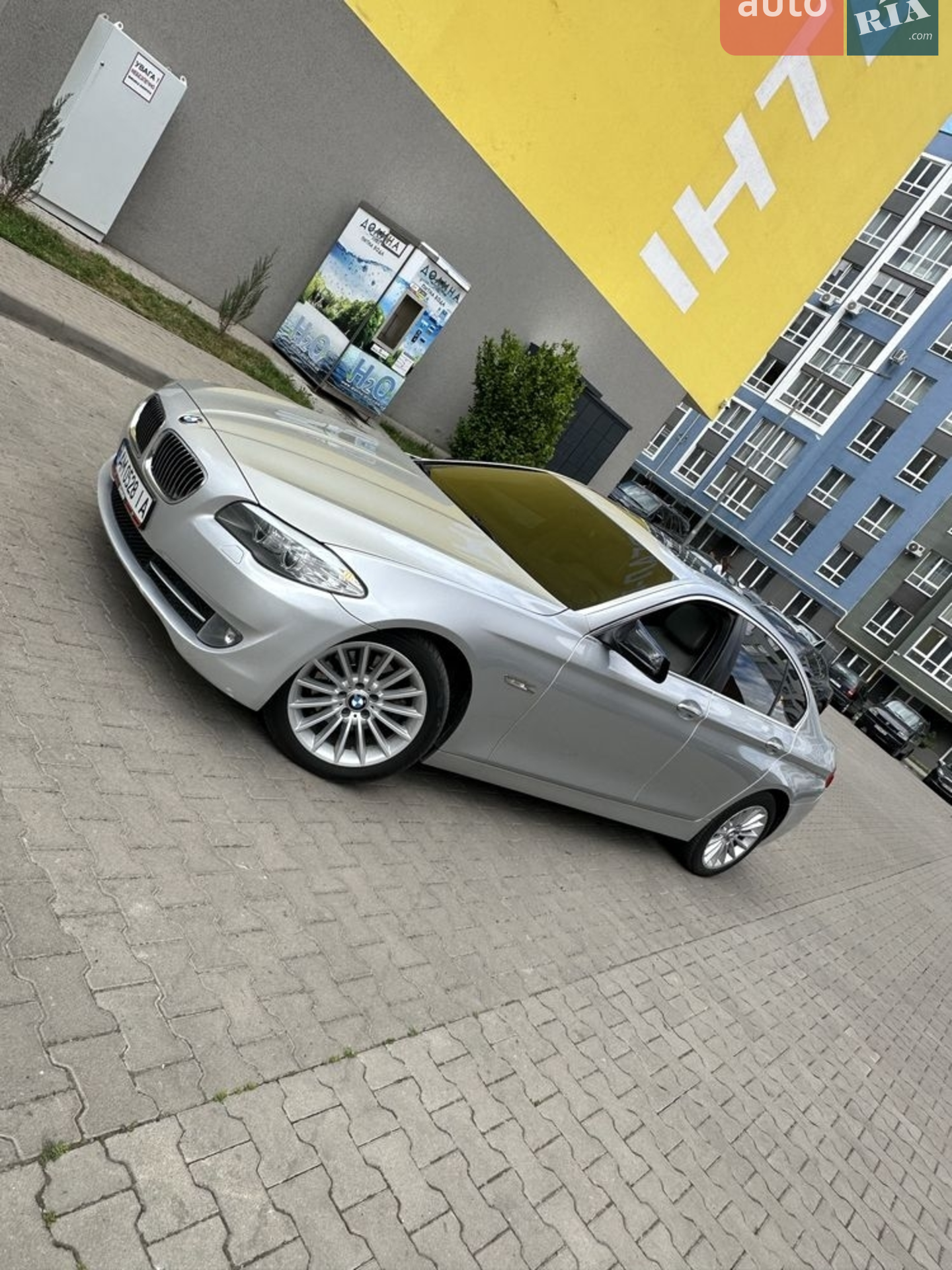 2011 BMW 5er - мініатюра 2