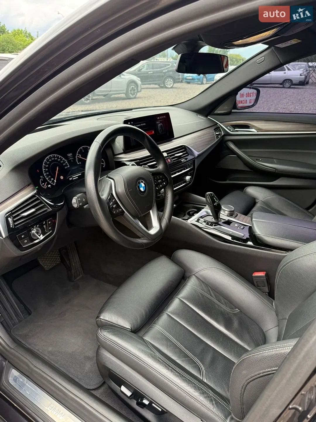 BMW 5 Series 2019 VIN WBAJF31020WW37386 фото оголошення 10 з 19