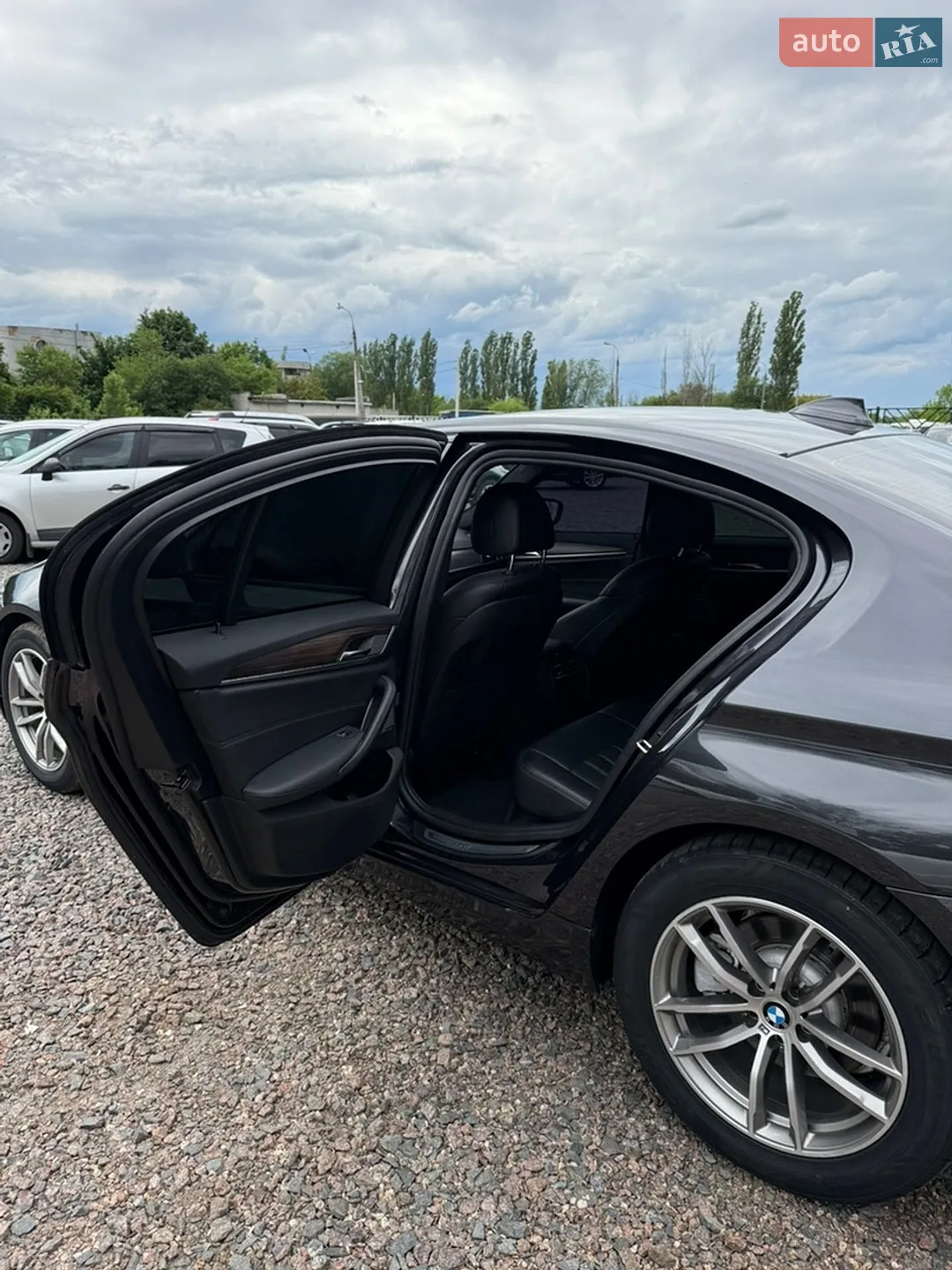 BMW 5 Series 2019 VIN WBAJF31020WW37386 фото оголошення 16 з 19